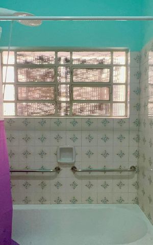 Casa para alugar com 135m², 3 quartos e 1 vaga Casa para alugar com 135m², 3 quartos e 1 vagaBanheiro