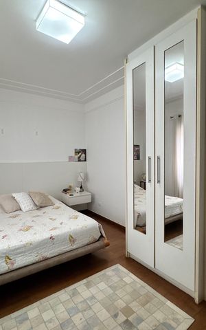 Casa de condomínio à venda com 450m², 4 quartos e 4 vagas Casa de condomínio à venda com 450m², 4 quartos e 4 vagasQuarto Suíte