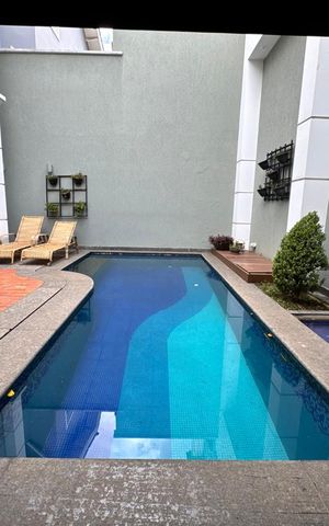 Casa de condomínio à venda com 450m², 4 quartos e 4 vagas Casa de condomínio à venda com 450m², 4 quartos e 4 vagasPiscina