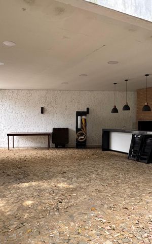 Casa de condomínio à venda com 450m², 4 quartos e 4 vagas Casa de condomínio à venda com 450m², 4 quartos e 4 vagasÁrea comum - Churrasqueira