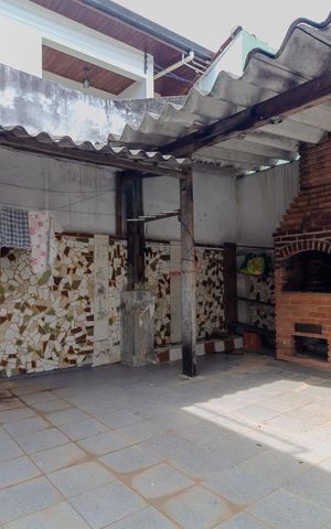 Casa à venda com 130m², 2 quartos e 1 vaga Casa à venda com 130m², 2 quartos e 1 vagaChurrasqueira