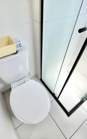 Casa de condomínio à venda com 52m², 2 quartos e 1 vaga Casa de condomínio à venda com 52m², 2 quartos e 1 vagaBanheiro da Suíte