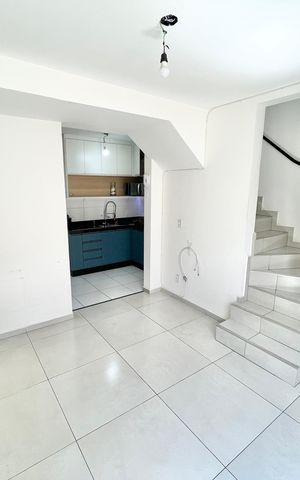 Casa de condomínio à venda com 52m², 2 quartos e 1 vaga Casa de condomínio à venda com 52m², 2 quartos e 1 vagaSala/Cozinha