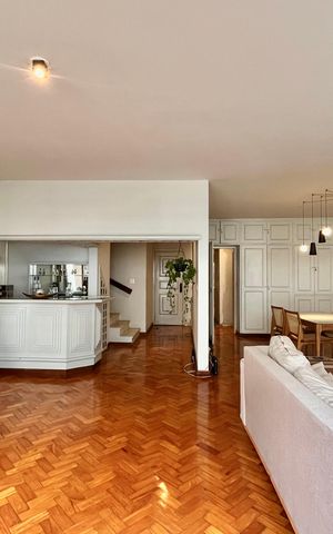 Apartamento à venda com 253m², 4 quartos e 1 vaga Apartamento à venda com 253m², 4 quartos e 1 vagaSala