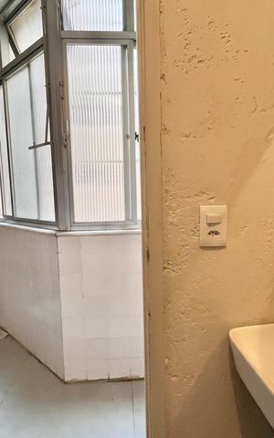 Apartamento à venda com 253m², 4 quartos e 1 vaga Apartamento à venda com 253m², 4 quartos e 1 vagaBanheiro de serviço