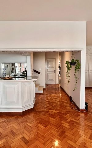 Apartamento à venda com 253m², 4 quartos e 1 vaga Apartamento à venda com 253m², 4 quartos e 1 vagaSala