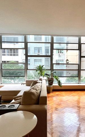 Apartamento à venda com 253m², 4 quartos e 1 vaga Apartamento à venda com 253m², 4 quartos e 1 vagaSala