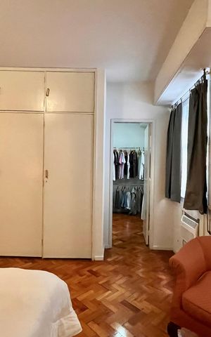Apartamento à venda com 253m², 4 quartos e 1 vaga Apartamento à venda com 253m², 4 quartos e 1 vagaSegundo andar