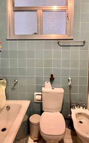 Apartamento à venda com 253m², 4 quartos e 1 vaga Apartamento à venda com 253m², 4 quartos e 1 vagaSegundo andar