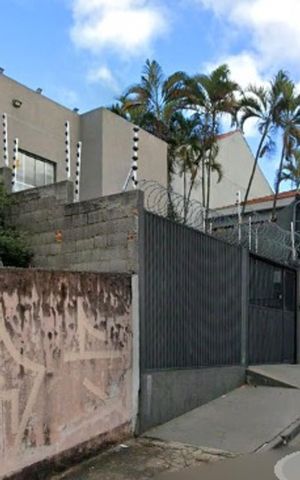 Casa à venda com 298m², 3 quartos e 12 vagasFachada