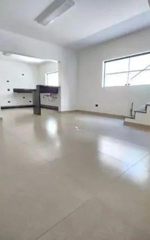 Casa à venda com 298m², 3 quartos e 12 vagasSala