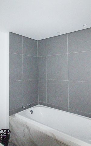 Apartamento à venda com 104m², 2 quartos e 1 vaga Apartamento à venda com 104m², 2 quartos e 1 vagaBanheiro da Suíte
