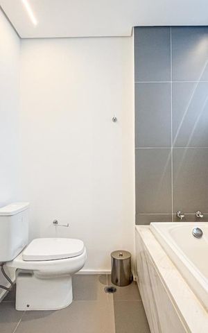 Apartamento à venda com 156m², 1 quarto e 1 vaga Apartamento à venda com 156m², 1 quarto e 1 vagaBanheiro da Suíte