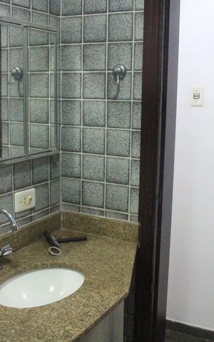 Casa à venda com 180m², 3 quartos e 2 vagasBanheiro