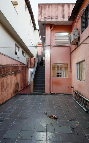 Casa à venda com 320m², 4 quartos e 3 vagas Casa à venda com 320m², 4 quartos e 3 vagasQuintal
