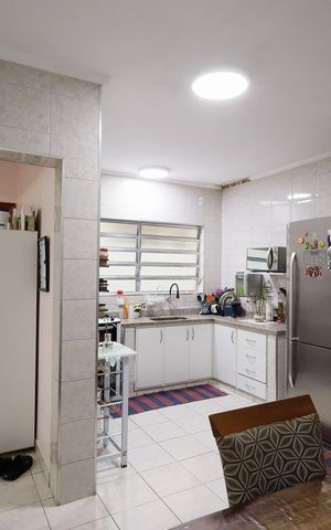Casa à venda com 320m², 4 quartos e 3 vagas Casa à venda com 320m², 4 quartos e 3 vagasCozinha - Armários