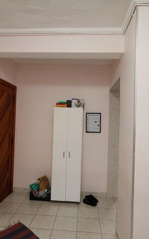 Casa à venda com 320m², 4 quartos e 3 vagas Casa à venda com 320m², 4 quartos e 3 vagasHall