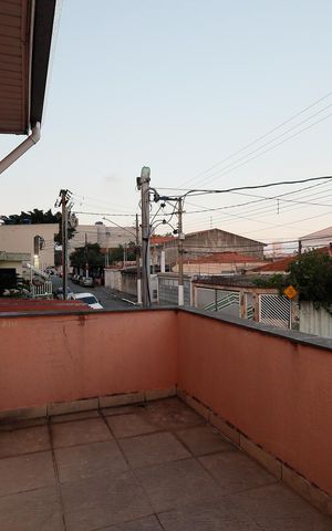 Casa à venda com 320m², 4 quartos e 3 vagas Casa à venda com 320m², 4 quartos e 3 vagasvaranda
