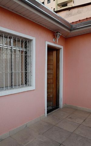 Casa à venda com 320m², 4 quartos e 3 vagas Casa à venda com 320m², 4 quartos e 3 vagasvaranda