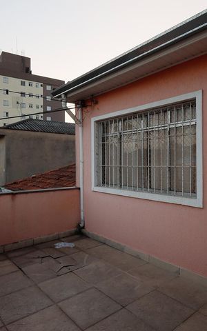 Casa à venda com 320m², 4 quartos e 3 vagas Casa à venda com 320m², 4 quartos e 3 vagasvaranda