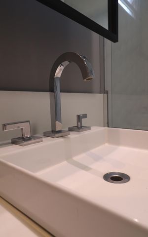 Apartamento à venda com 241m², 4 quartos e 3 vagasBanheiro Quarto 1 suíte