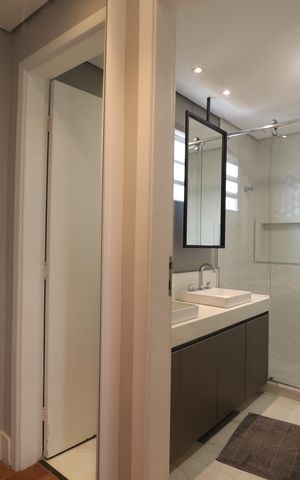 Apartamento à venda com 241m², 4 quartos e 3 vagasBanheiro Quarto 1 suíte