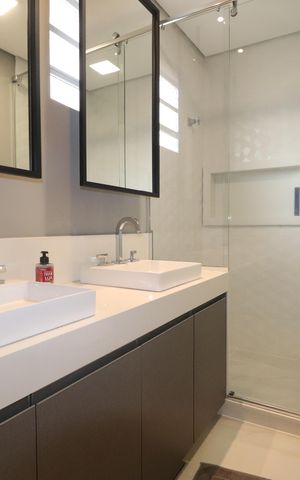 Apartamento à venda com 241m², 4 quartos e 3 vagasBanheiro Quarto 1 suíte