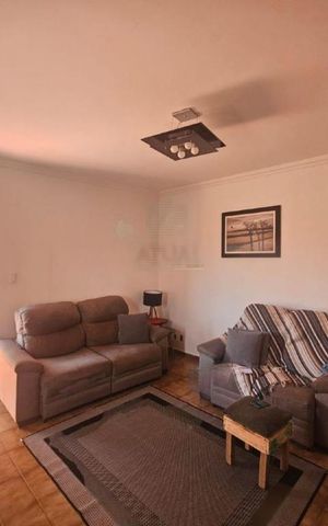Casa à venda com 161m², 3 quartos e 2 vagas