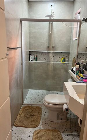 Casa à venda com 185m², 2 quartos e 2 vagas Casa à venda com 185m², 2 quartos e 2 vagasBanheiro