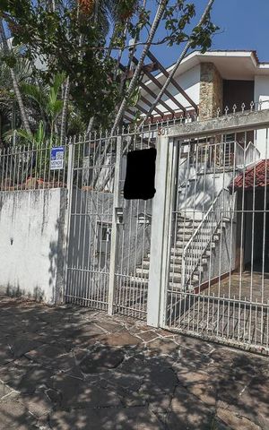 Casa à venda com 223m², 4 quartos e 3 vagasFachada