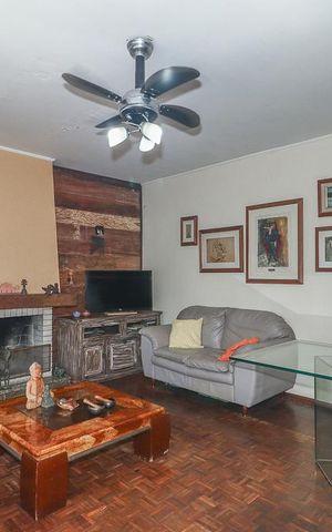 Casa à venda com 223m², 4 quartos e 3 vagasSala