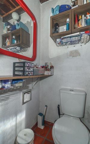 Casa à venda com 223m², 4 quartos e 3 vagasBanheiro da Suíte Fundos