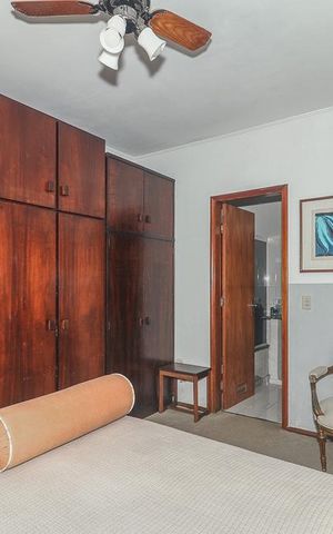 Casa à venda com 223m², 4 quartos e 3 vagasQuarto Suíte