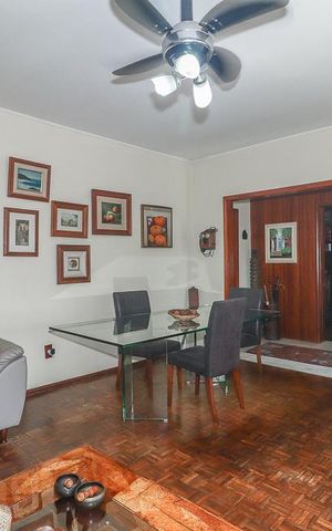 Casa à venda com 223m², 4 quartos e 3 vagasSala