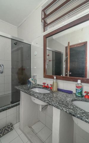 Casa à venda com 223m², 4 quartos e 3 vagasBanheiro da Suíte