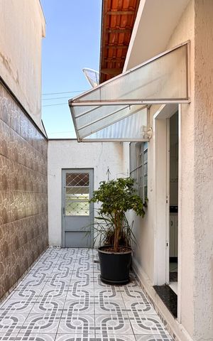 Casa à venda com 200m², 4 quartos e 2 vagasQuintal