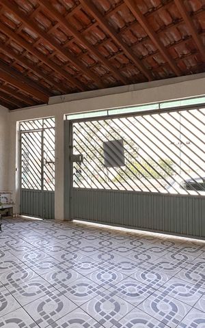 Casa à venda com 200m², 4 quartos e 2 vagasGaragem