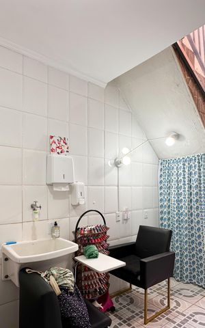 Casa à venda com 200m², 4 quartos e 2 vagasEscritório