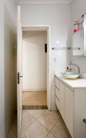 Casa à venda com 200m², 4 quartos e 2 vagasBanheiro Social