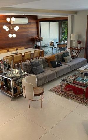 Casa à venda com 310m², 5 quartos e 2 vagas