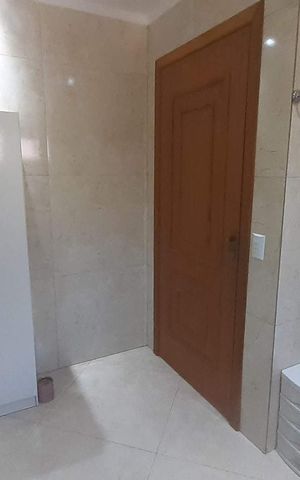 Casa à venda com 201m², 4 quartos e 2 vagas Casa à venda com 201m², 4 quartos e 2 vagasBanheiro