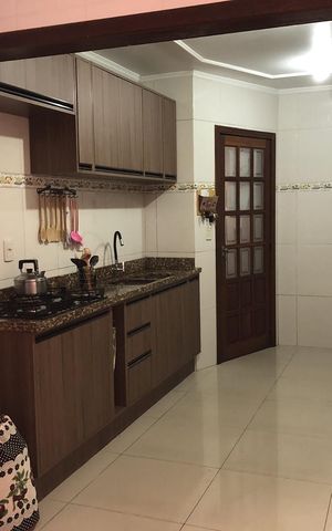 Casa à venda com 201m², 4 quartos e 2 vagas Casa à venda com 201m², 4 quartos e 2 vagasCozinha