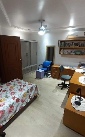 Casa à venda com 201m², 4 quartos e 2 vagas Casa à venda com 201m², 4 quartos e 2 vagasQuarto 3
