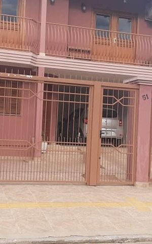 Casa à venda com 201m², 4 quartos e 2 vagas Casa à venda com 201m², 4 quartos e 2 vagasFachada