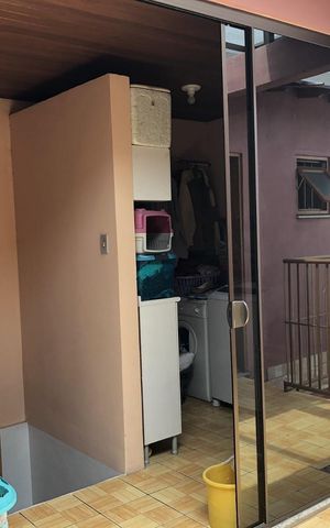 Casa à venda com 201m², 4 quartos e 2 vagas Casa à venda com 201m², 4 quartos e 2 vagasÁrea de serviço