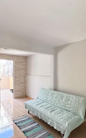 Casa à venda com 117m², 3 quartos e 2 vagas Casa à venda com 117m², 3 quartos e 2 vagasEntrada