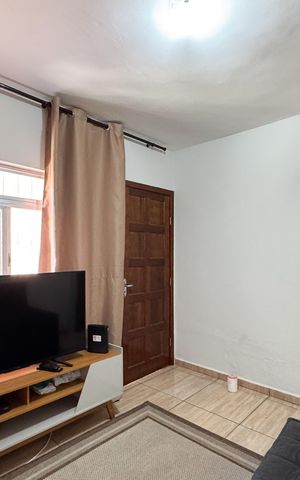 Casa à venda com 117m², 3 quartos e 2 vagas Casa à venda com 117m², 3 quartos e 2 vagasSala