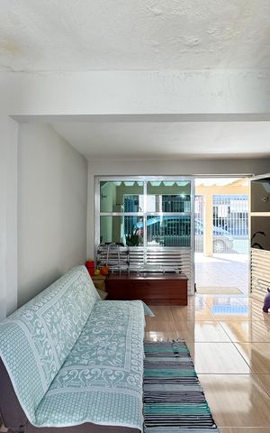 Casa à venda com 117m², 3 quartos e 2 vagas Casa à venda com 117m², 3 quartos e 2 vagasEntrada