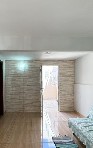 Casa à venda com 117m², 3 quartos e 2 vagas Casa à venda com 117m², 3 quartos e 2 vagasEntrada