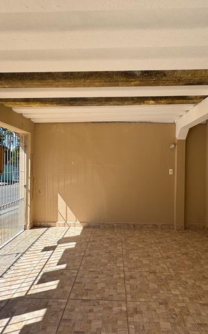 Casa à venda com 117m², 3 quartos e 2 vagas Casa à venda com 117m², 3 quartos e 2 vagasGaragem